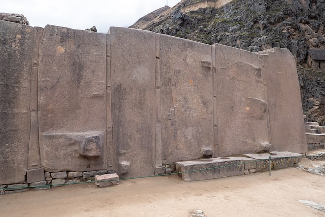 Wall of the six Ollantaytambo